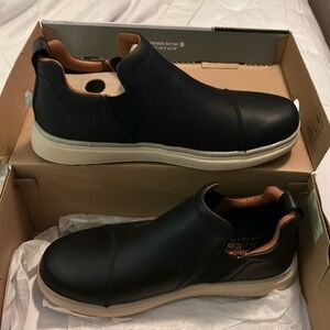 Skechers never worn size 8